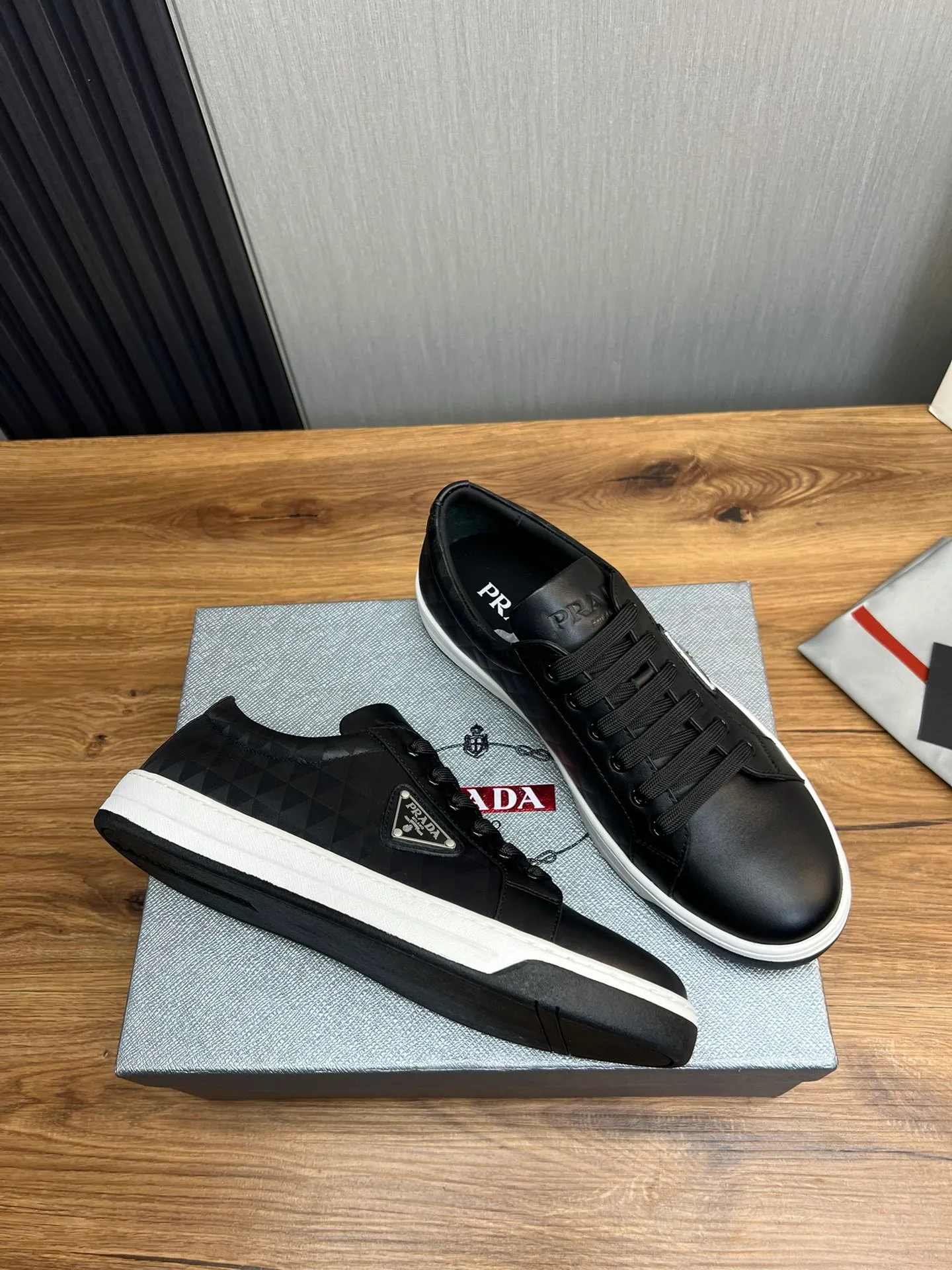 Men's shoes 💰500💰 [PRADA] Popular items in the men's shoe counter, synchronized with the official website, 1 high-quality shipment ✔️Original cowhide splicing + cowhide lining, 1🆚1 replica, original sole, 38-45 (45 customized, non-refundable)
